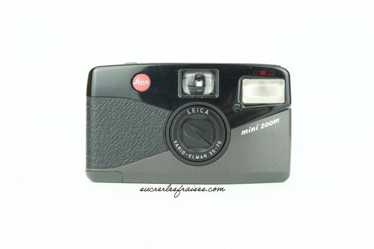 Leica Mini Zoom – Elmar 35–70mm f/4.0–7.6 – Autofocus – Flash intégré