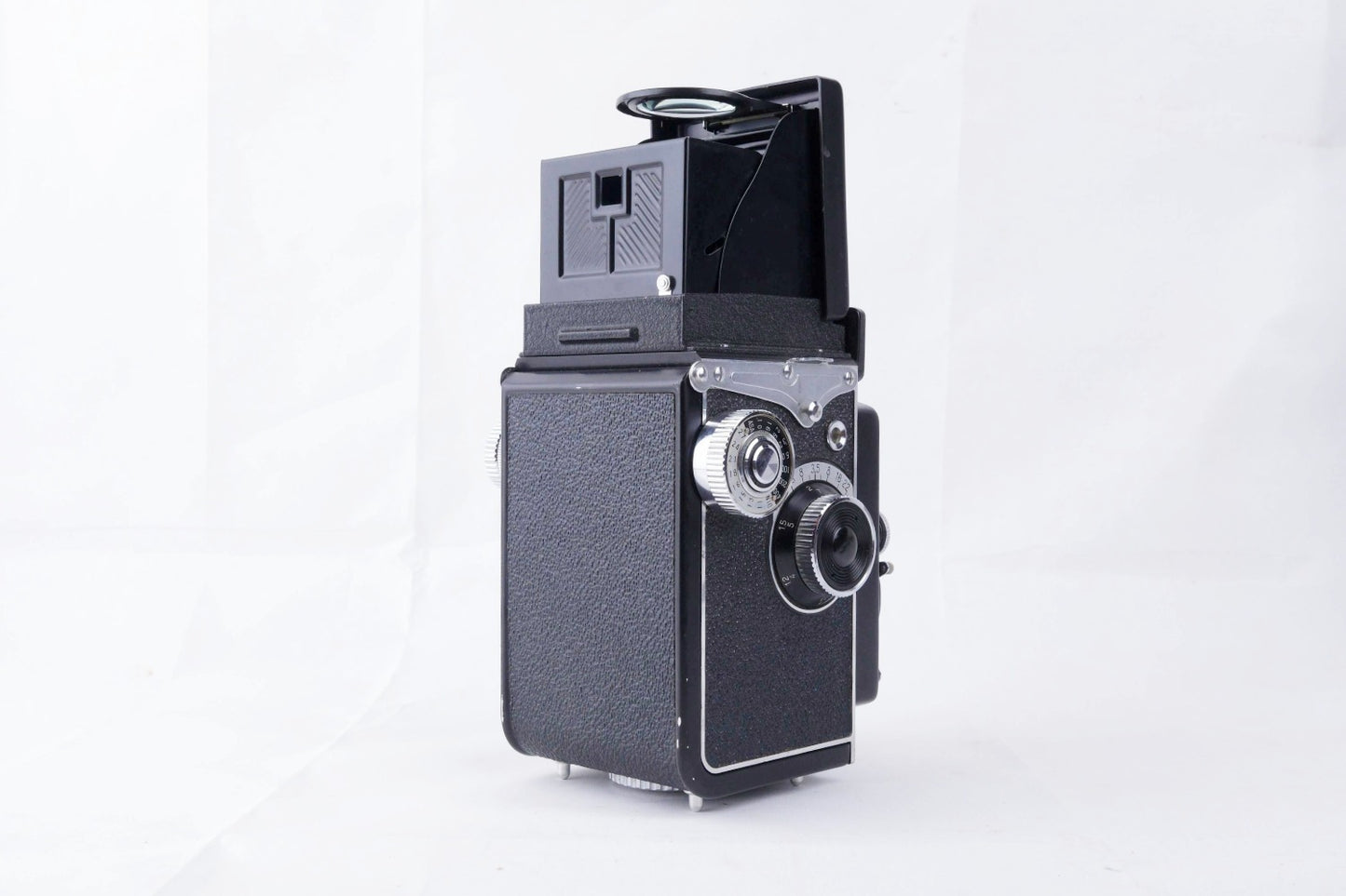 Yashica 635 TLR + Yashikor 80mm f/3.5 – CLA Récent – Parfait État – Étui